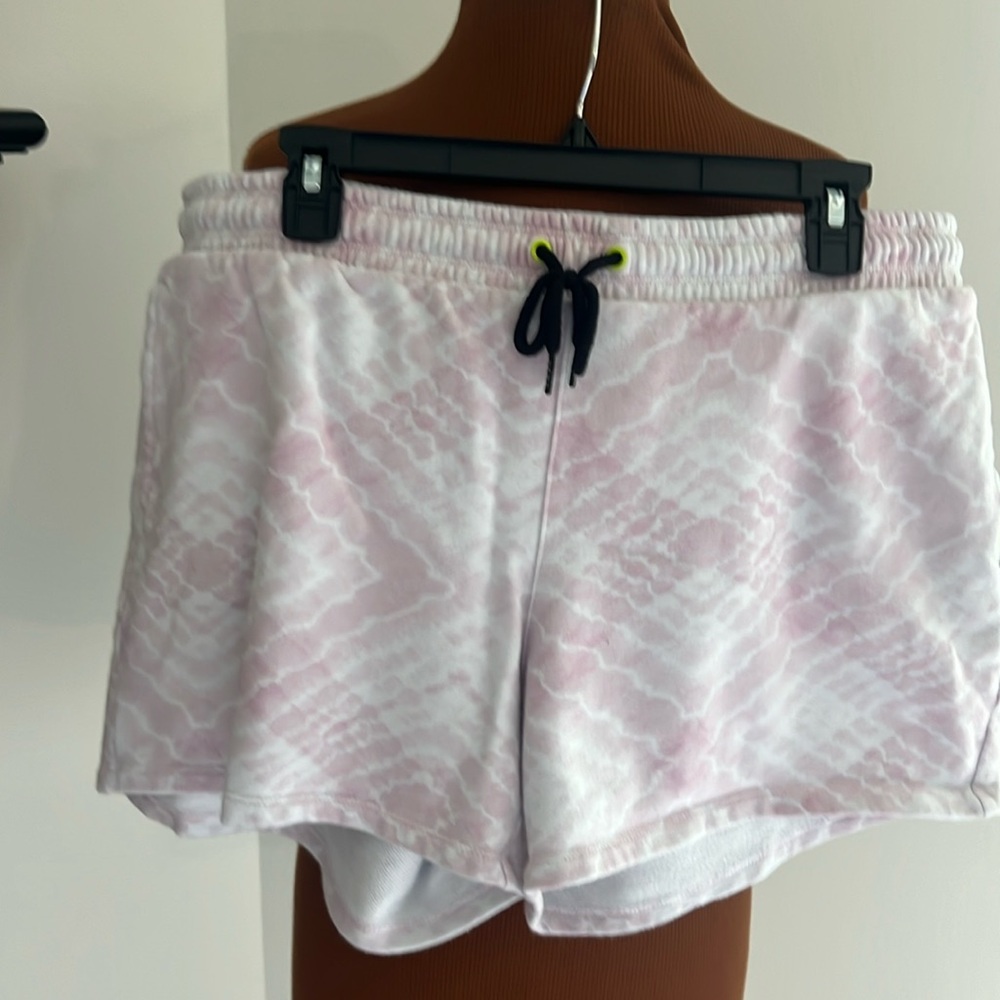 DKNY Athletic Shorts XL in Excellent Condition